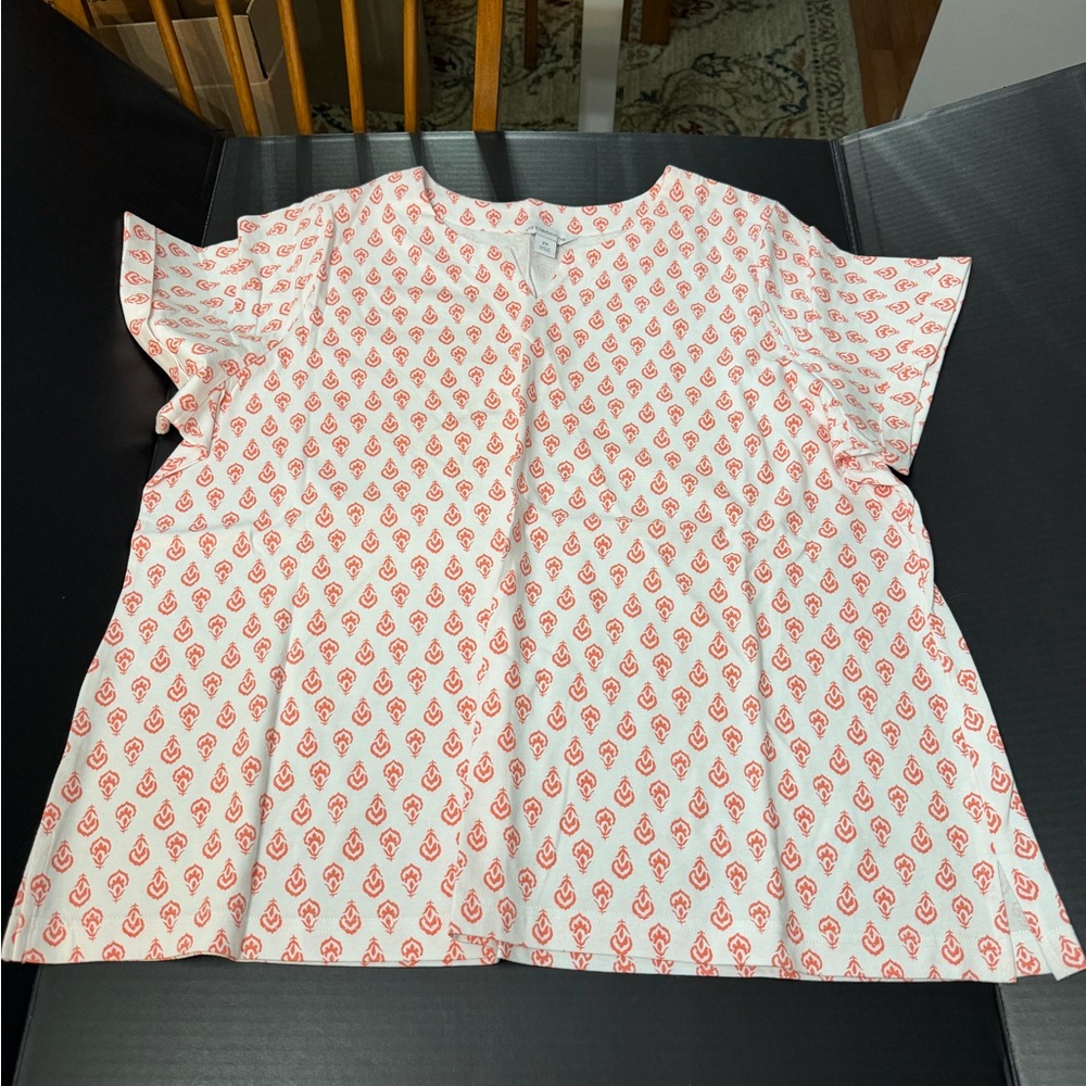 Liz Claiborne White and Red Short Sleeve Top